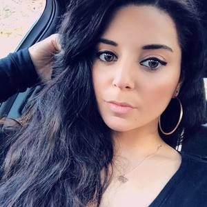 Meet your Posher, Dana